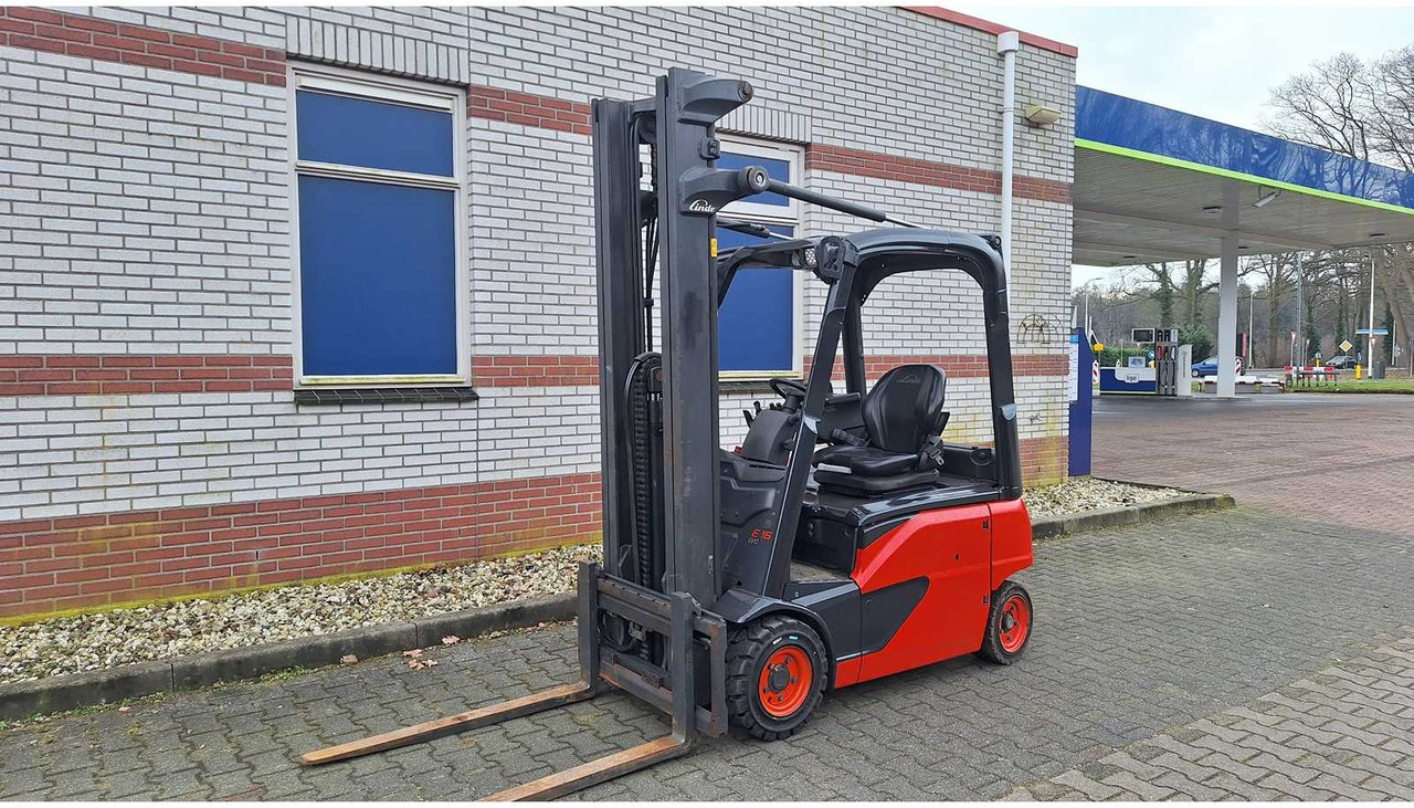LINDE - E16 P-02 - FORKLIFT TRUCK - Chariot élévateur: photos 1 LINDE - E16 P-02 - FORKLIFT TRUCK - Chariot élévateur: photos 1