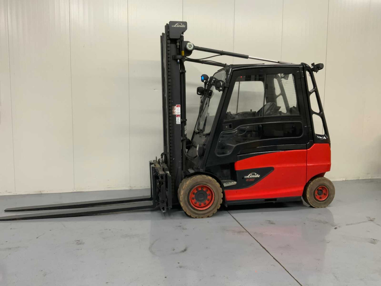 LINDE E50 - 4.1M DUPLEX, FORK POSITIONER, SIDE-SHIFT, LONG FORKS - FORKLIFT - Chariot élévateur: photos 2 LINDE E50 - 4.1M DUPLEX, FORK POSITIONER, SIDE-SHIFT, LONG FORKS - FORKLIFT - Chariot élévateur: photos 2