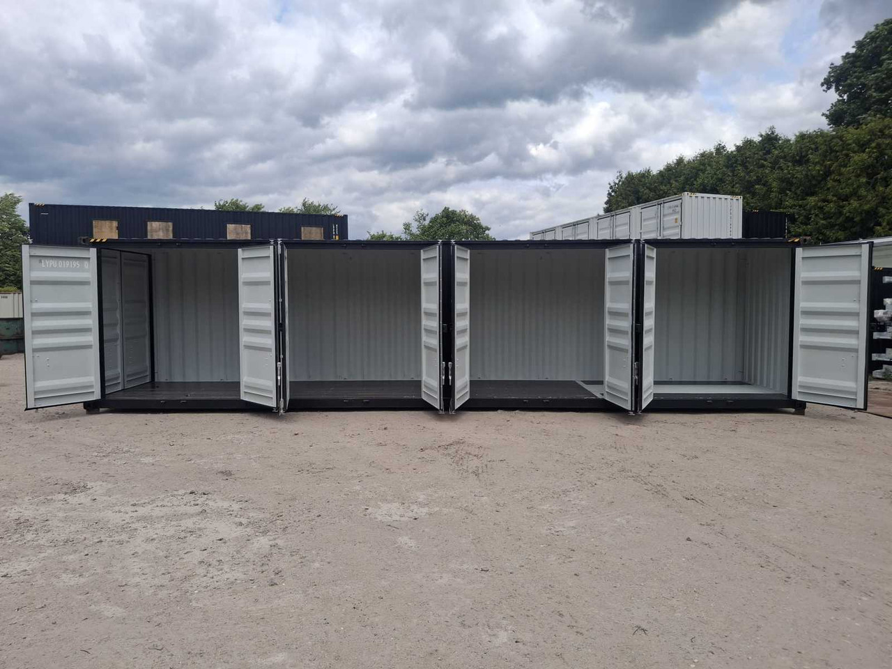 LYPU 40 ft High Cube Zwart - Conteneur maritime: photos 1 LYPU 40 ft High Cube Zwart - Conteneur maritime: photos 1