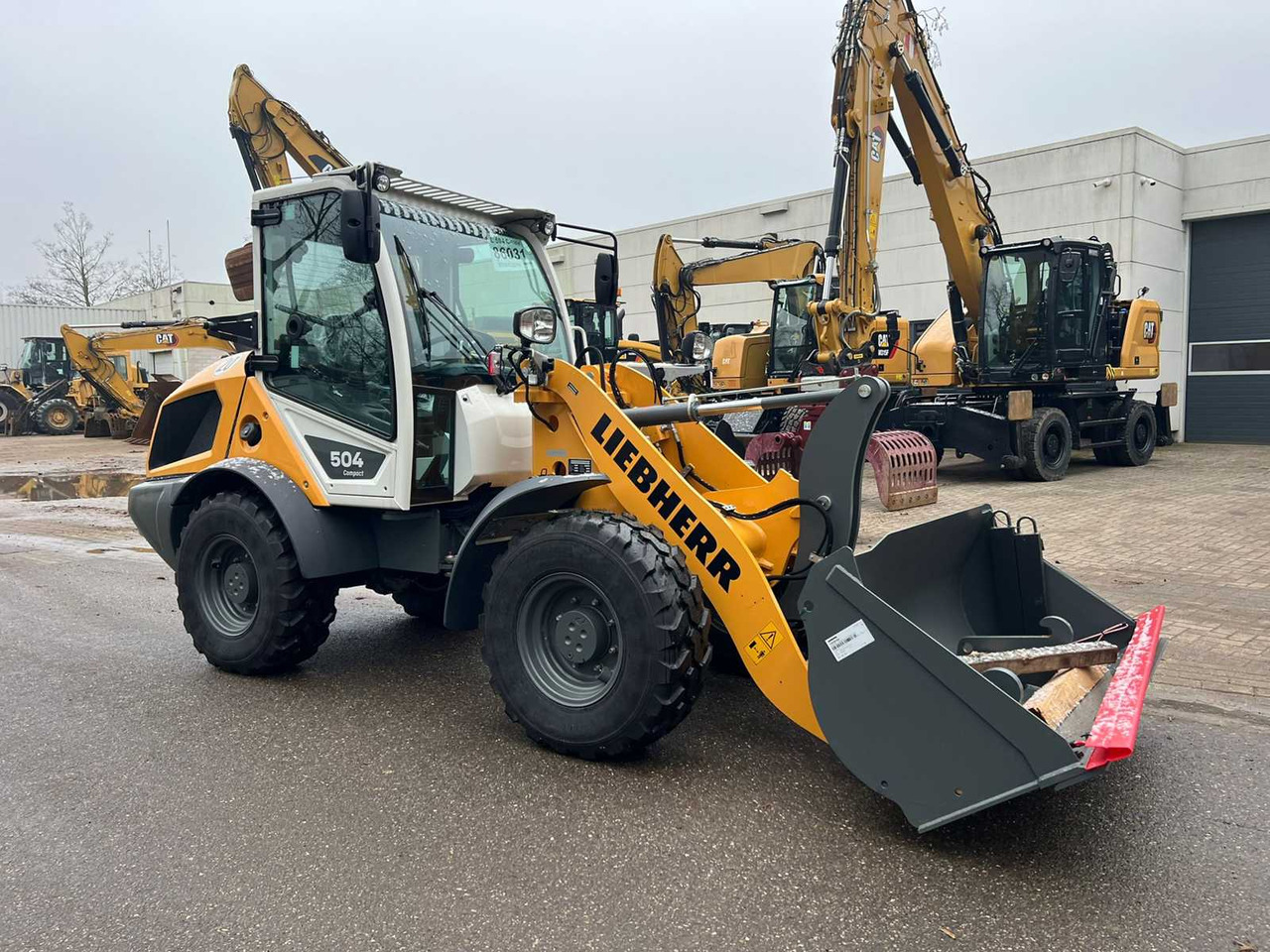 Liebherr L504 Compact - Chargeuse sur pneus: photos 4 Liebherr L504 Compact - Chargeuse sur pneus: photos 4