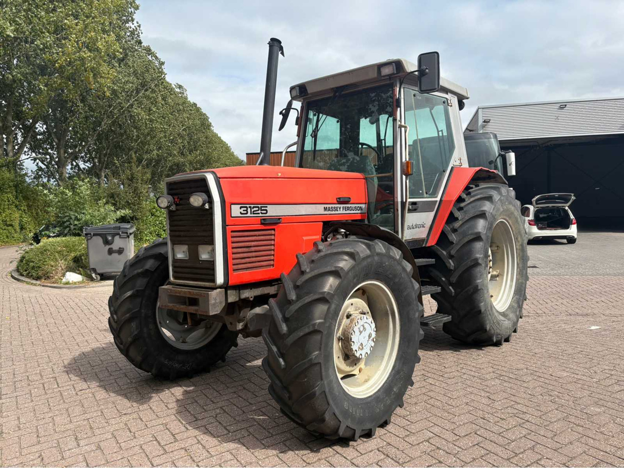 Massey Ferguson 3125 - Tracteur agricole: photos 1 Massey Ferguson 3125 - Tracteur agricole: photos 1