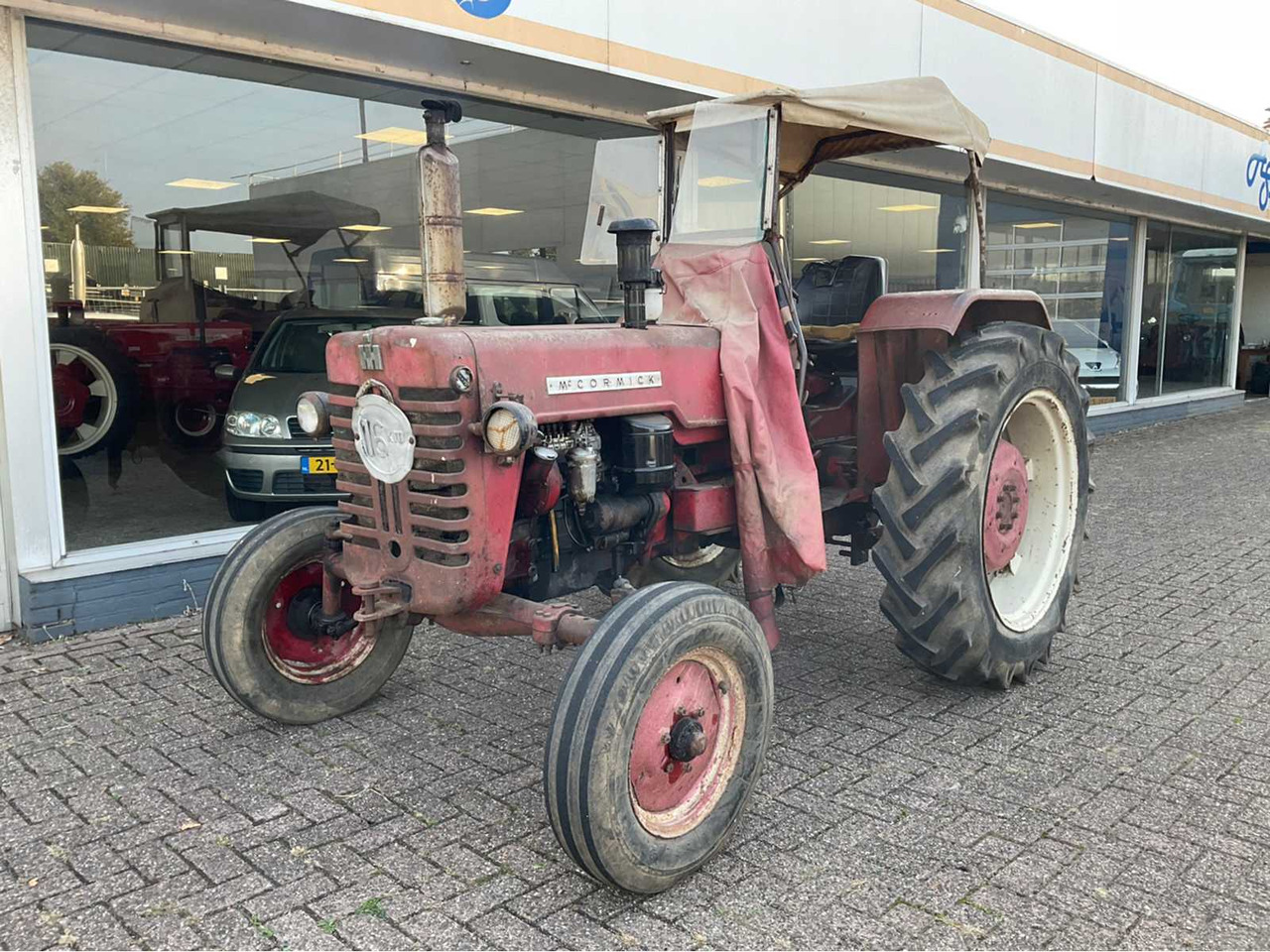 Mc Cormick D432 - Tracteur agricole: photos 1 Mc Cormick D432 - Tracteur agricole: photos 1