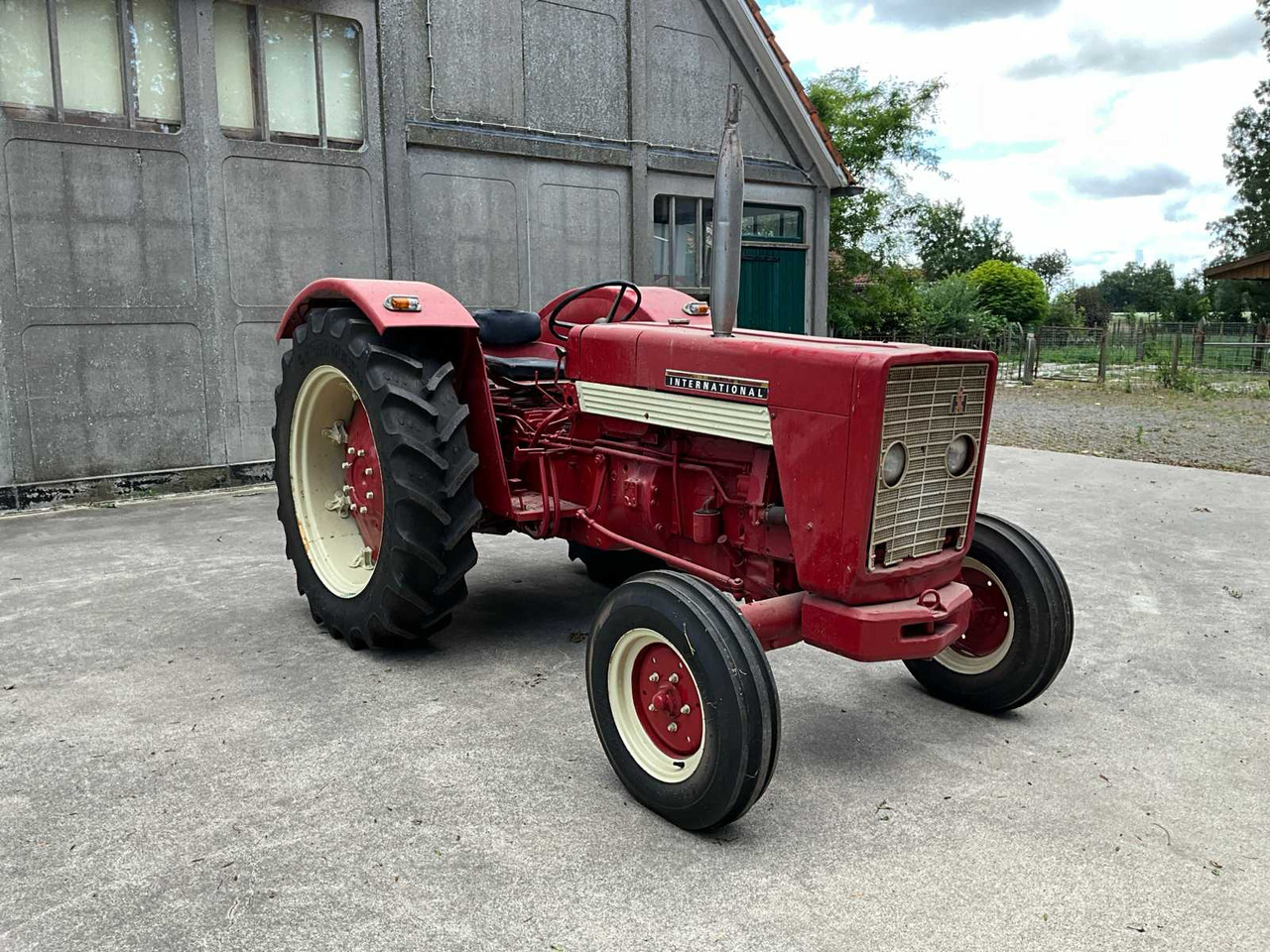 Mc cormick international 624 - Tracteur agricole: photos 2 Mc cormick international 624 - Tracteur agricole: photos 2