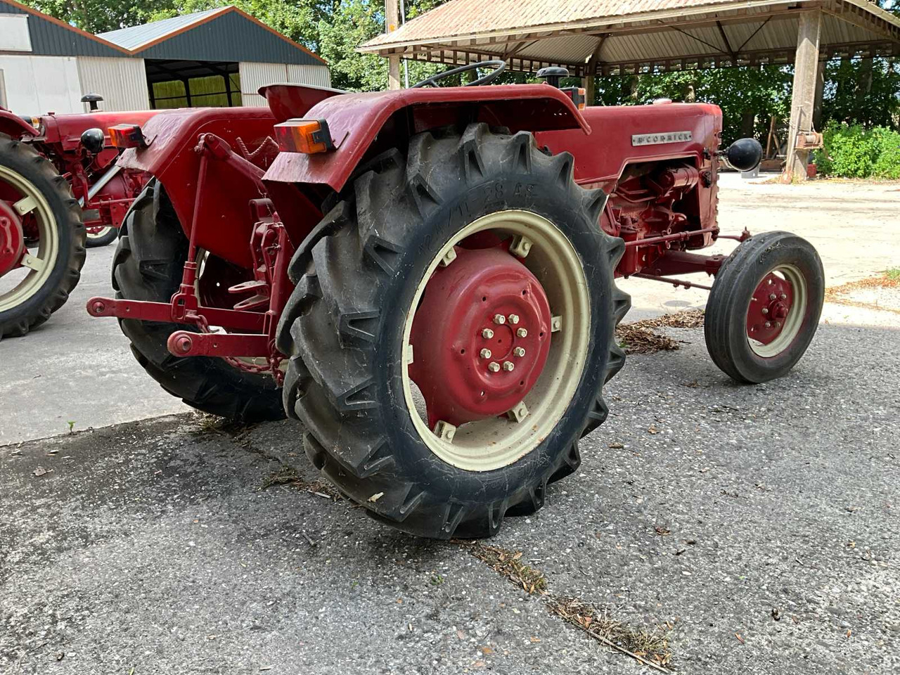 Mc cormick international D-439 - Tracteur agricole: photos 3 Mc cormick international D-439 - Tracteur agricole: photos 3
