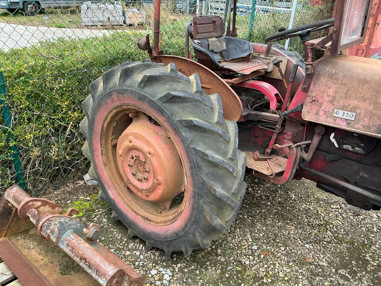 McCormick D-320 - Tracteur agricole: photos 5 McCormick D-320 - Tracteur agricole: photos 5