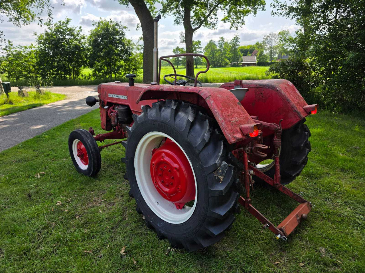 Tracteur agricole McCormick D-432: photos 12