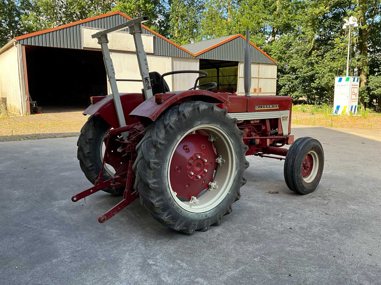 McCormick International 423 - Tracteur agricole: photos 3 McCormick International 423 - Tracteur agricole: photos 3
