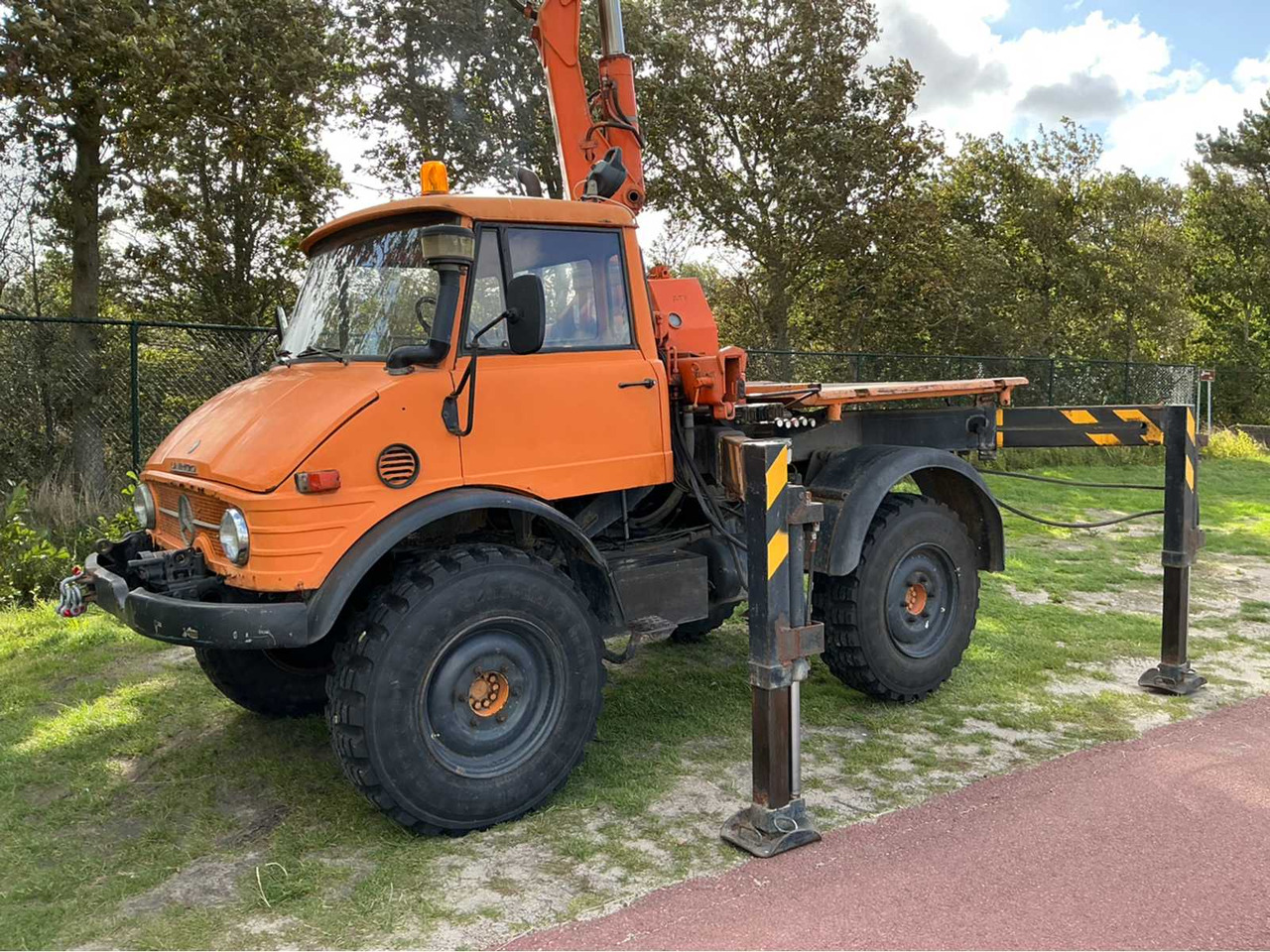 Mercedes-benz Unimog 406 - Remorque agricole: photos 5 Mercedes-benz Unimog 406 - Remorque agricole: photos 5
