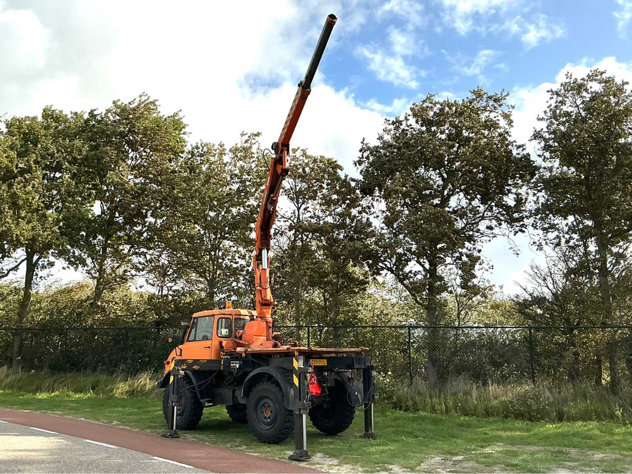 Mercedes-benz Unimog 406 - Remorque agricole: photos 3 Mercedes-benz Unimog 406 - Remorque agricole: photos 3