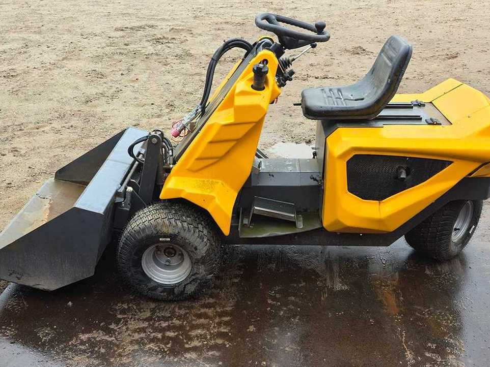 Mini wheel loader H130 - Chargeuse sur pneus: photos 4 Mini wheel loader H130 - Chargeuse sur pneus: photos 4