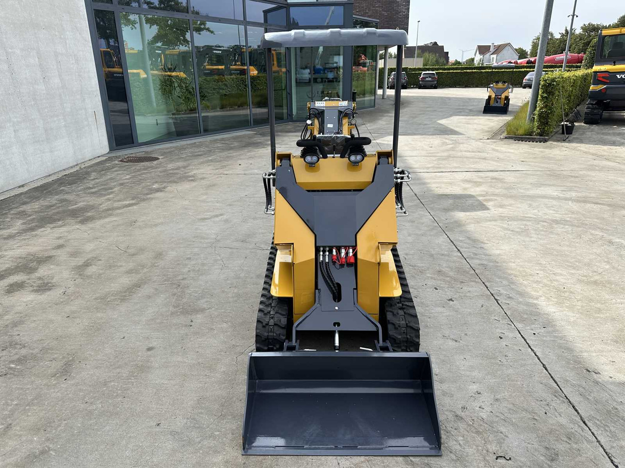 NEWRICK - 2025 - SI360 - SKID STEER LOADER - Chargeuse compacte sur chenilles: photos 2 NEWRICK - 2025 - SI360 - SKID STEER LOADER - Chargeuse compacte sur chenilles: photos 2