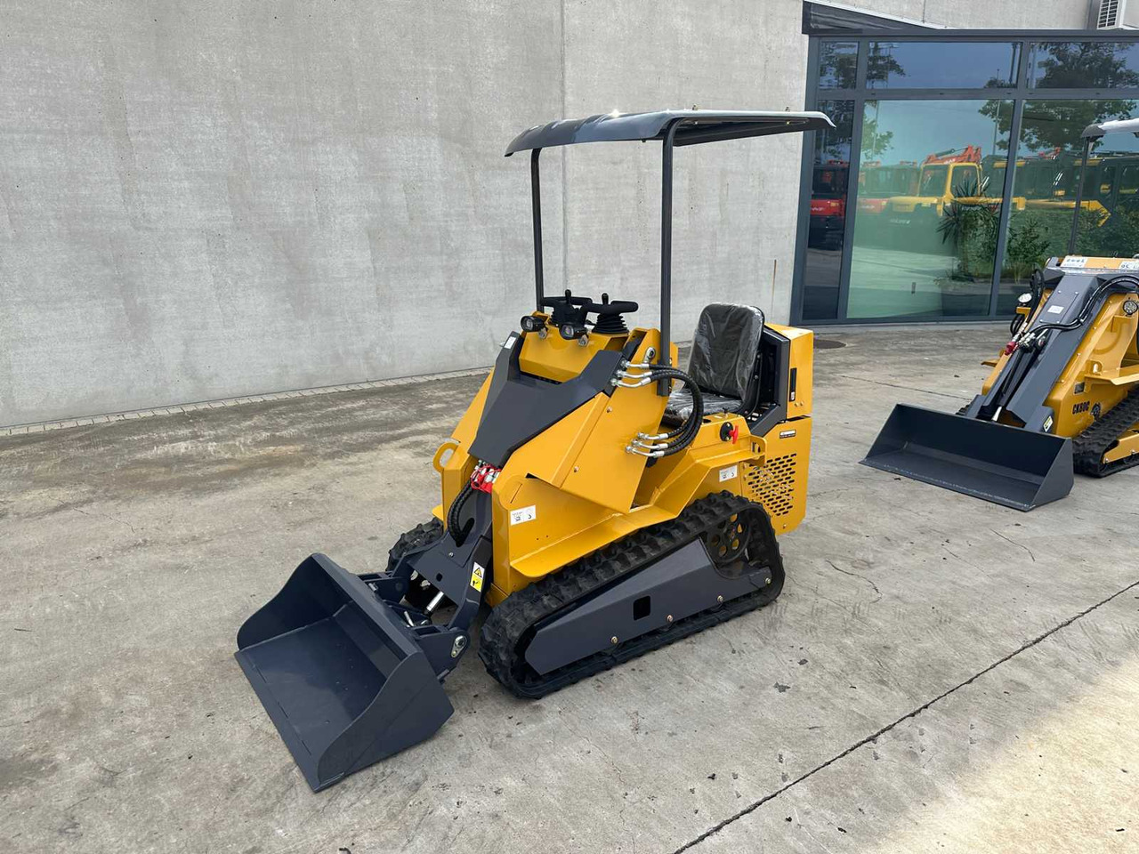 NEWRICK - 2025 - SI360 - SKID STEER LOADER - Chargeuse compacte sur chenilles: photos 1 NEWRICK - 2025 - SI360 - SKID STEER LOADER - Chargeuse compacte sur chenilles: photos 1