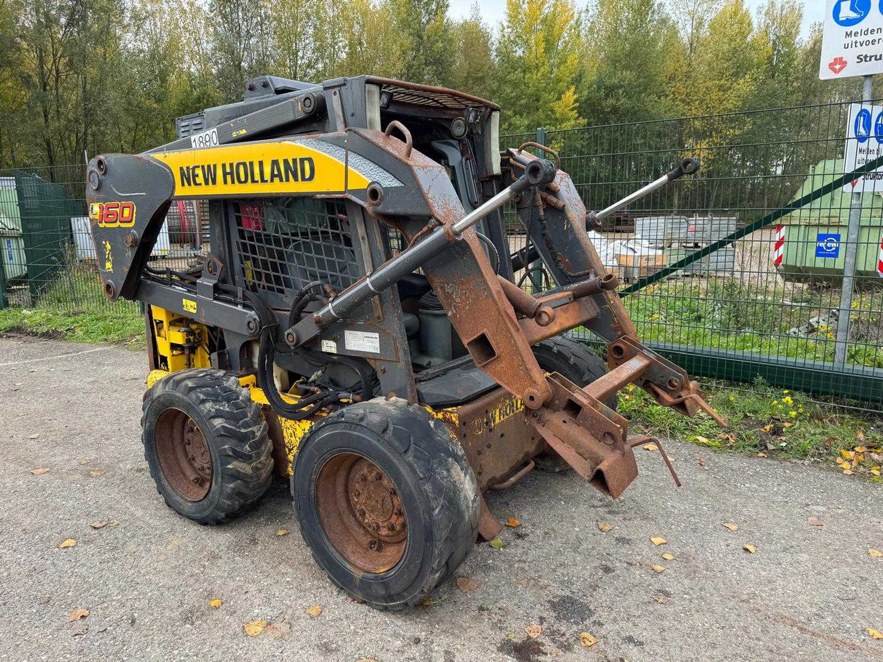 New Holland 2007 NEW HOLLAND L160 SKID STEER LOADER - Mini chargeuse: photos 5 New Holland 2007 NEW HOLLAND L160 SKID STEER LOADER - Mini chargeuse: photos 5