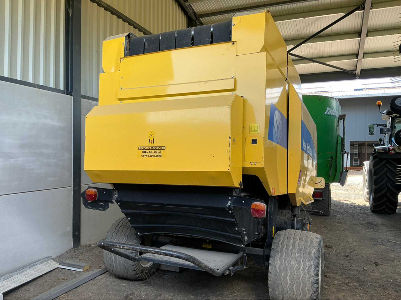 New Holland BR7070 - Presse à balles rondes: photos 2 New Holland BR7070 - Presse à balles rondes: photos 2