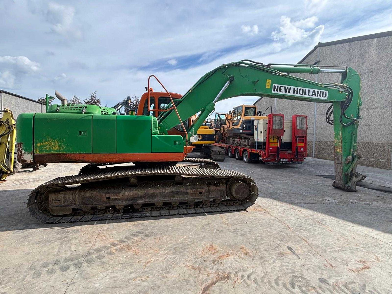 New Holland NEW HOLLAND - 2008 - E265 - CRAWLER EXCAVATOR - Pelle sur chenille: photos 3 New Holland NEW HOLLAND - 2008 - E265 - CRAWLER EXCAVATOR - Pelle sur chenille: photos 3