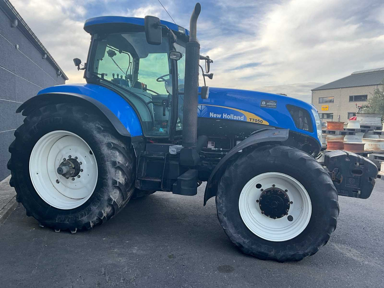New Holland T7050 - Tracteur agricole: photos 4 New Holland T7050 - Tracteur agricole: photos 4