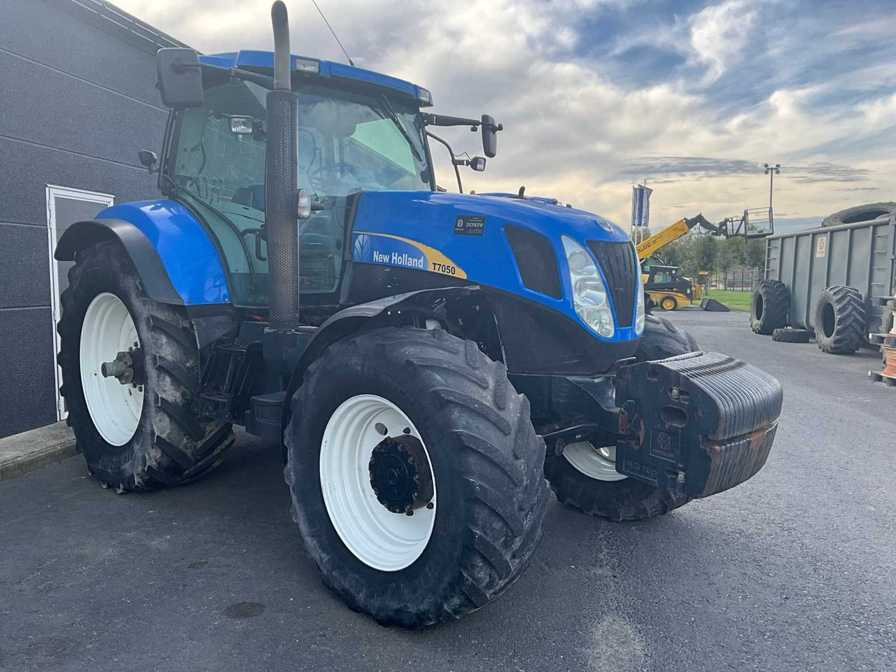 New Holland T7050 - Tracteur agricole: photos 3 New Holland T7050 - Tracteur agricole: photos 3