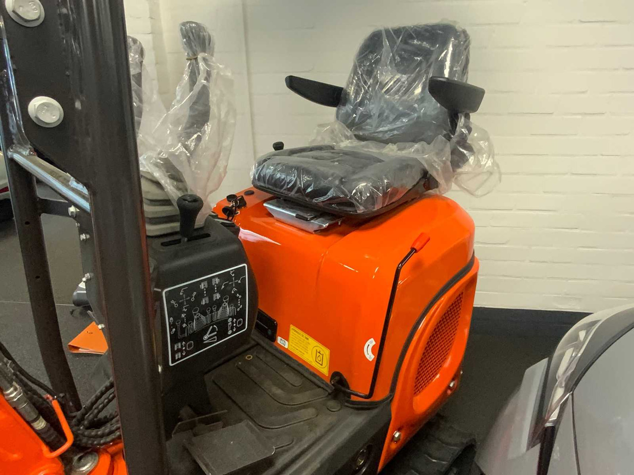 Powered-By-Kubota U105 - Mini pelle: photos 4 Powered-By-Kubota U105 - Mini pelle: photos 4