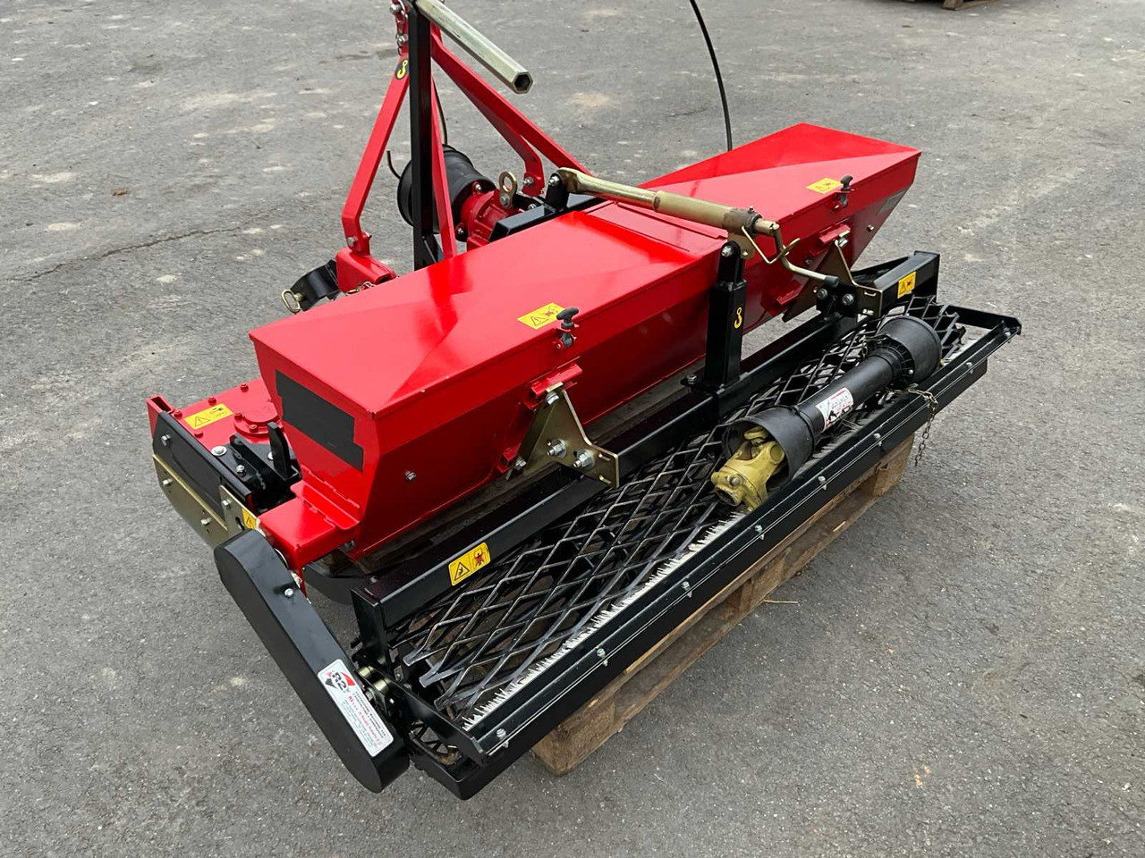 R2 MTZ170 - Outils du sol: photos 4 R2 MTZ170 - Outils du sol: photos 4
