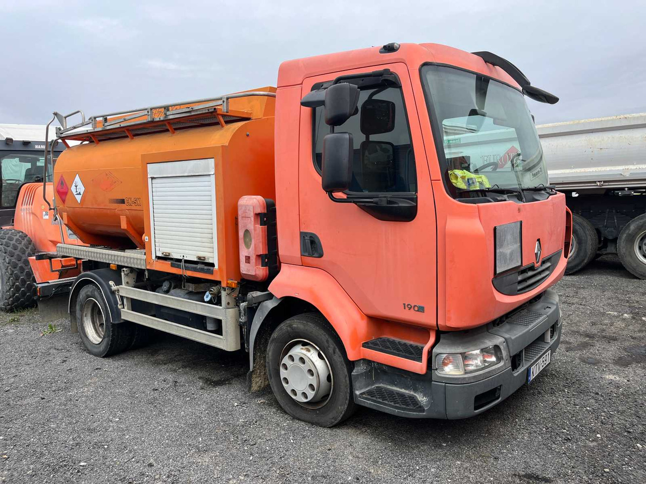 RENAULT Midlum 190.12 Light - Camion citerne: photos 4 RENAULT Midlum 190.12 Light - Camion citerne: photos 4