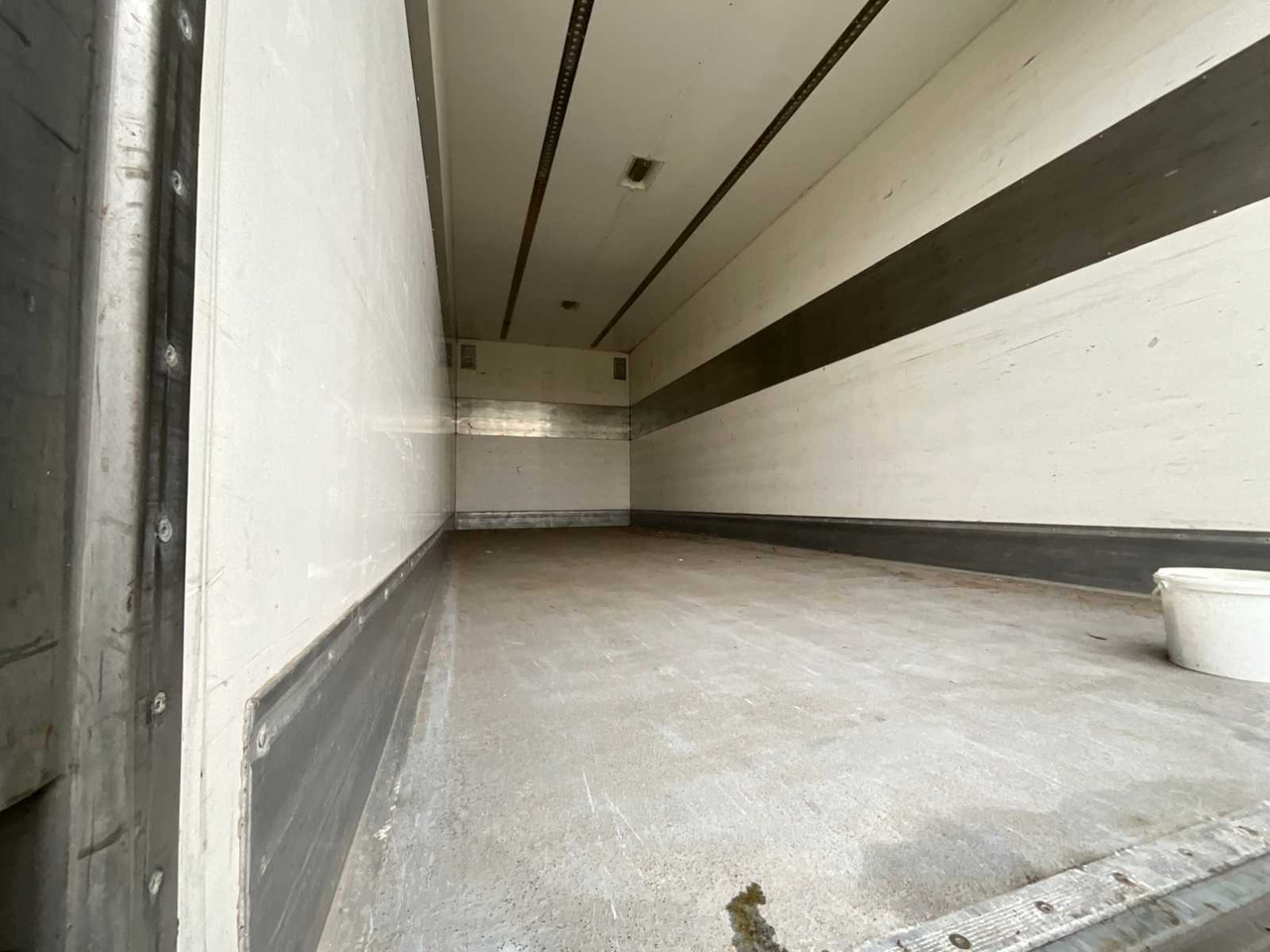 1997 CHEREAU R18 REFRIGERATED TRUCK - Remorque: photos 3 1997 CHEREAU R18 REFRIGERATED TRUCK - Remorque: photos 3