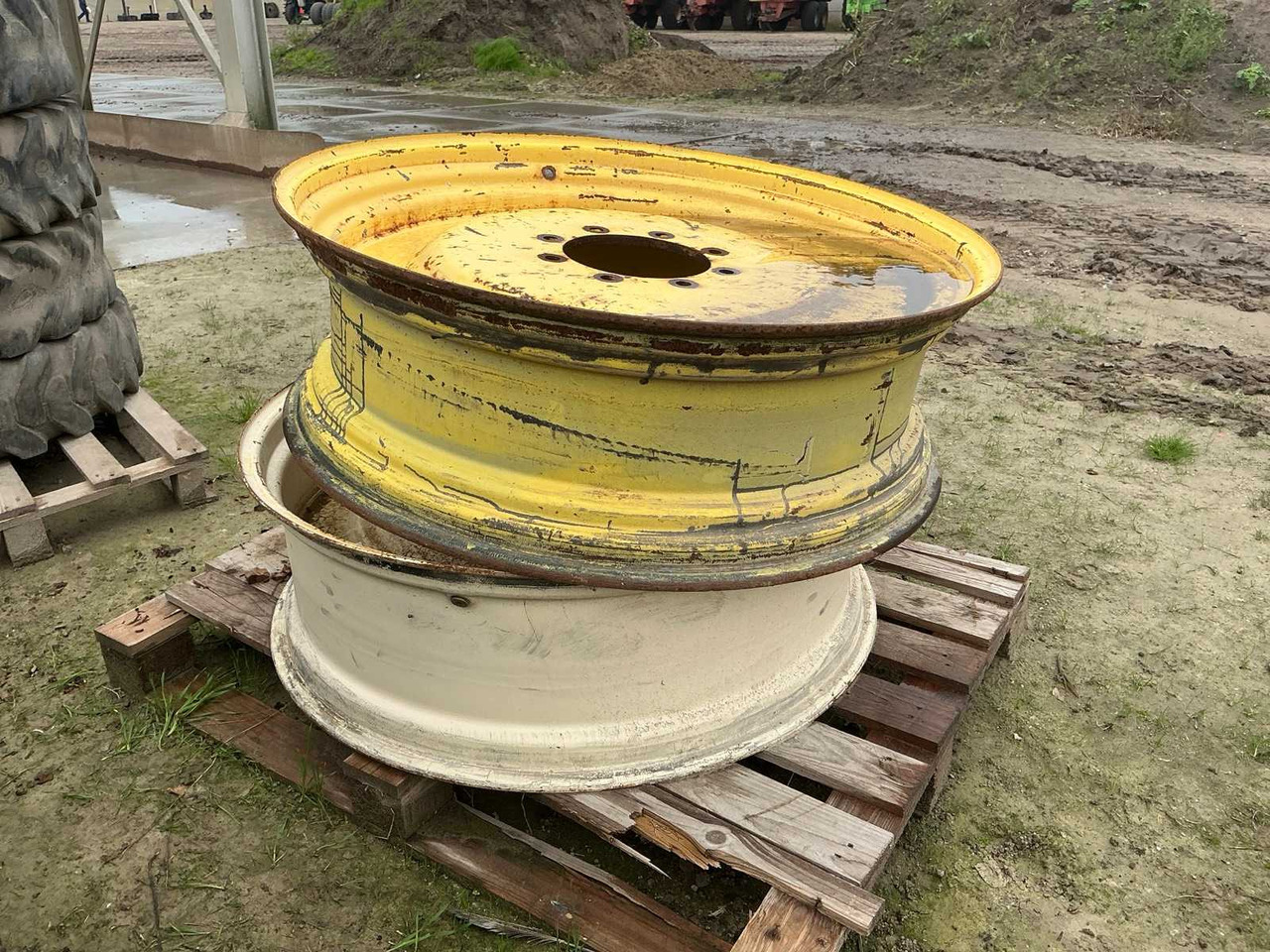 Rim 960 (38")x 300 - Pneus et jantes pour Tracteur agricole: photos 4 Rim 960 (38")x 300 - Pneus et jantes pour Tracteur agricole: photos 4