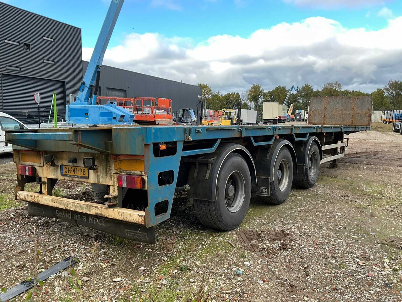 2004 FLOOR FLO-17-30K1 SEMI-TRAILER - Semi-remorque: photos 4 2004 FLOOR FLO-17-30K1 SEMI-TRAILER - Semi-remorque: photos 4