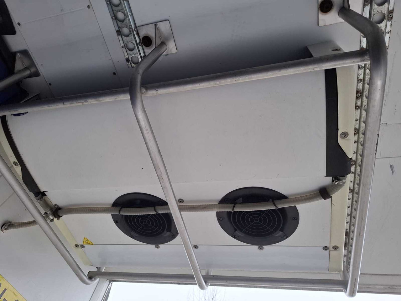 2015 SCHMITZ CARGOBULL SCB*S3B SEMI-TRAILER / REFRIGERATED TRAILER - Semi-remorque: photos 5 2015 SCHMITZ CARGOBULL SCB*S3B SEMI-TRAILER / REFRIGERATED TRAILER - Semi-remorque: photos 5