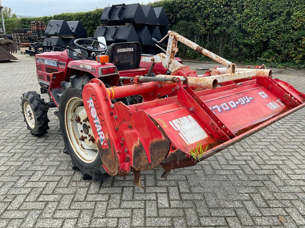 Shibaura D215F - Micro tracteur: photos 2 Shibaura D215F - Micro tracteur: photos 2