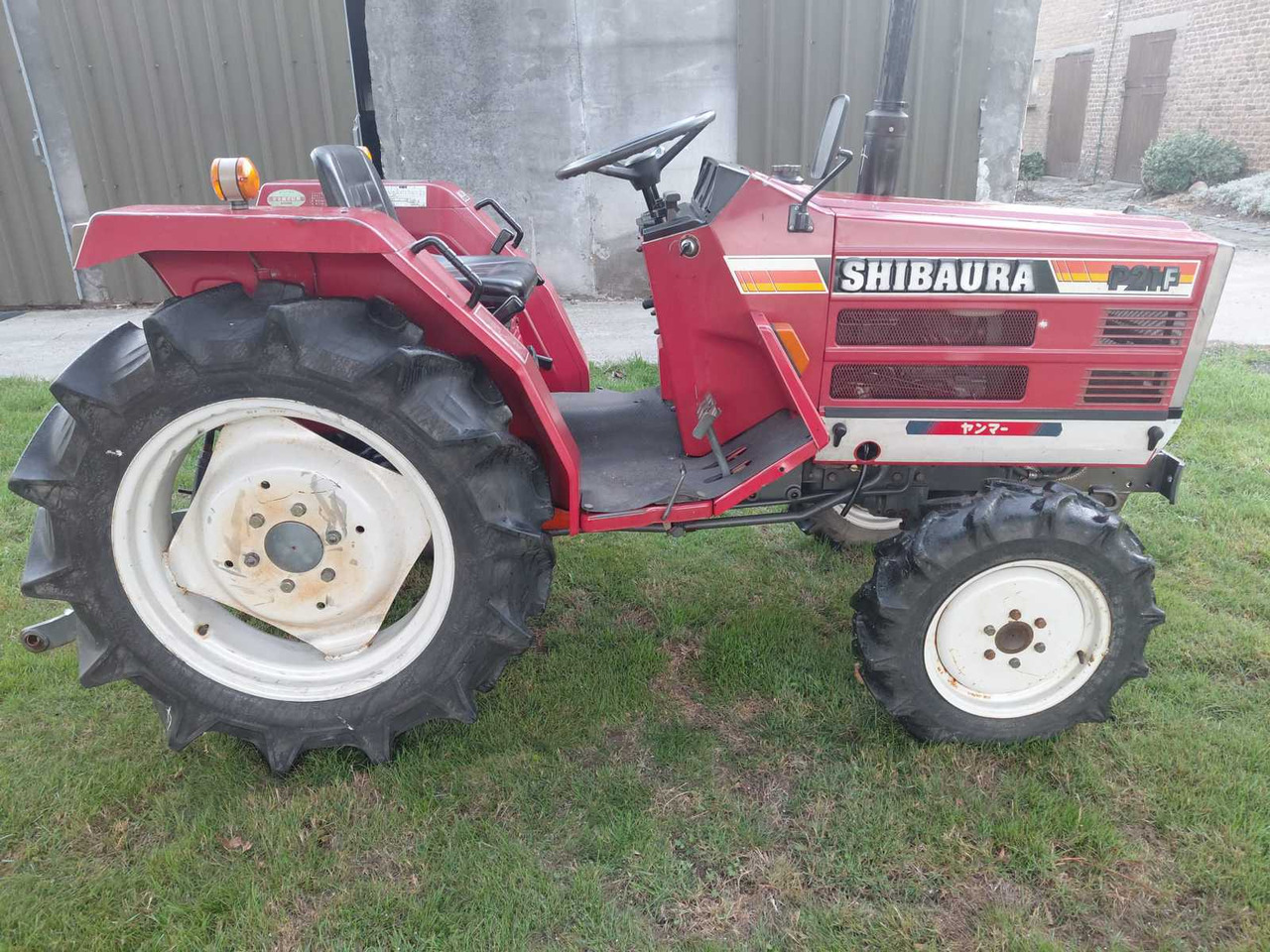 Shibaura P21F - Micro tracteur: photos 3 Shibaura P21F - Micro tracteur: photos 3