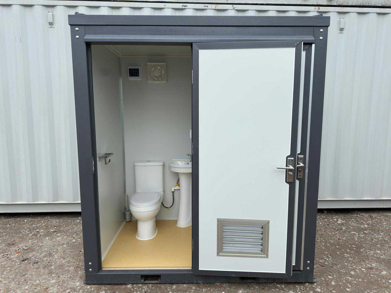 Stahlworks Double - Conteneur comme habitat: photos 4 Stahlworks Double - Conteneur comme habitat: photos 4