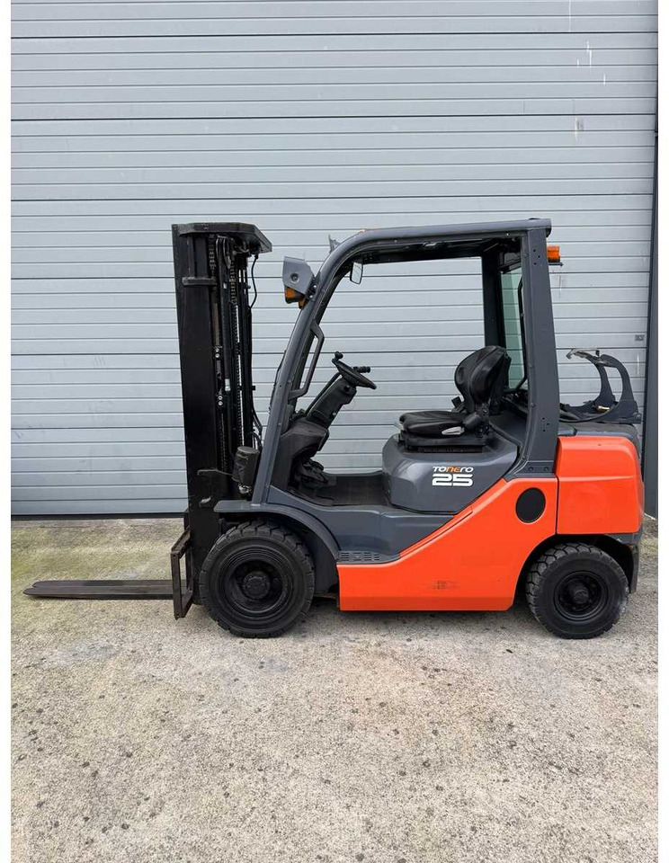 TOYOTA - 2017 - 02-8-FGF-25 - 4.7M TRIPLEX - FORKLIFT - Chariot élévateur: photos 2 TOYOTA - 2017 - 02-8-FGF-25 - 4.7M TRIPLEX - FORKLIFT - Chariot élévateur: photos 2