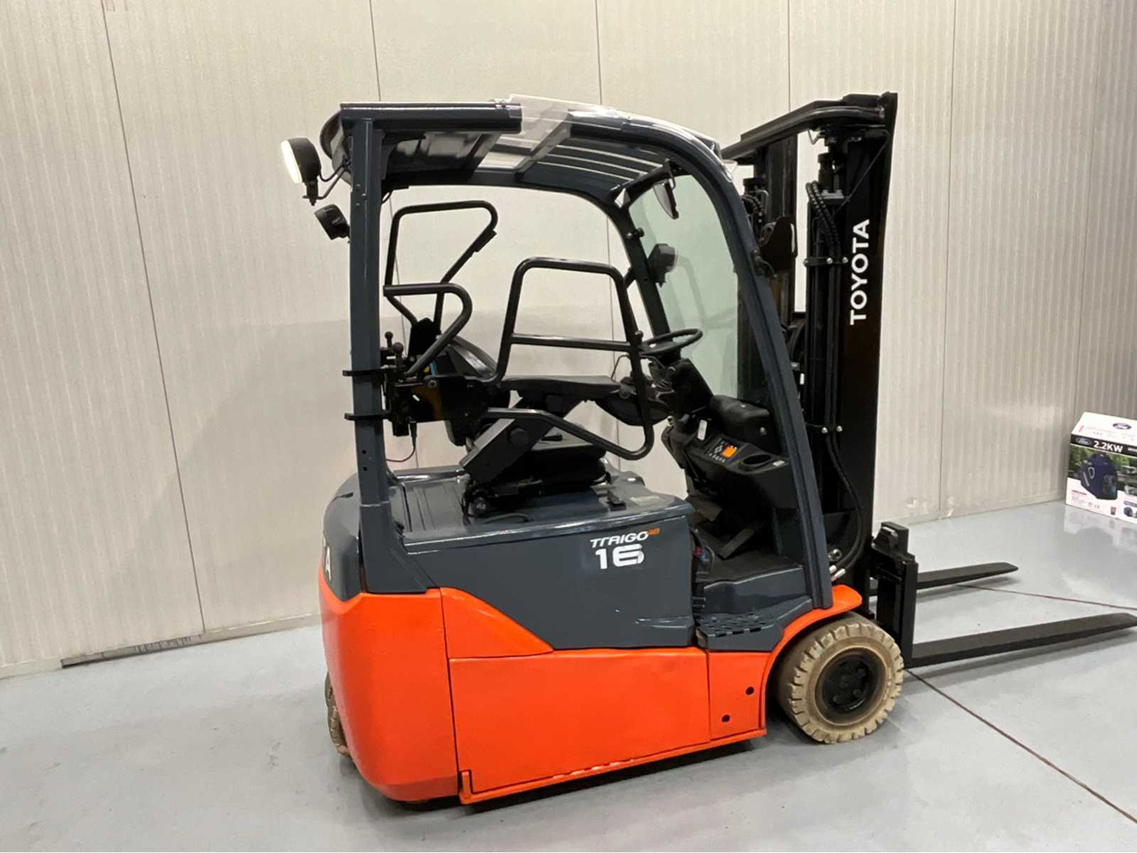 TOYOTA - 2018 - 8FBE16T - FORKLIFT, FREELIFT, SIDE SHIFT - PLASTIC ROOF - 4TH FUNCTION - Chariot élévateur: photos 5 TOYOTA - 2018 - 8FBE16T - FORKLIFT, FREELIFT, SIDE SHIFT - PLASTIC ROOF - 4TH FUNCTION - Chariot élévateur: photos 5