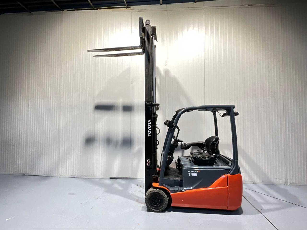 TOYOTA - 8FBE16T - FORKLIFT, FREELIFT SIDESHIFT, FREE-LIFT, YEAR OF MANUFACTURE 2018 - Chariot élévateur: photos 5 TOYOTA - 8FBE16T - FORKLIFT, FREELIFT SIDESHIFT, FREE-LIFT, YEAR OF MANUFACTURE 2018 - Chariot élévateur: photos 5