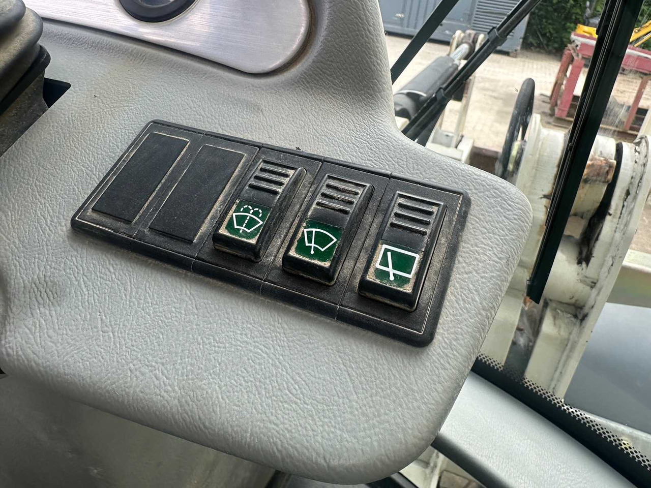 Chargeuse sur pneus Takeuchi TW9: photos 28