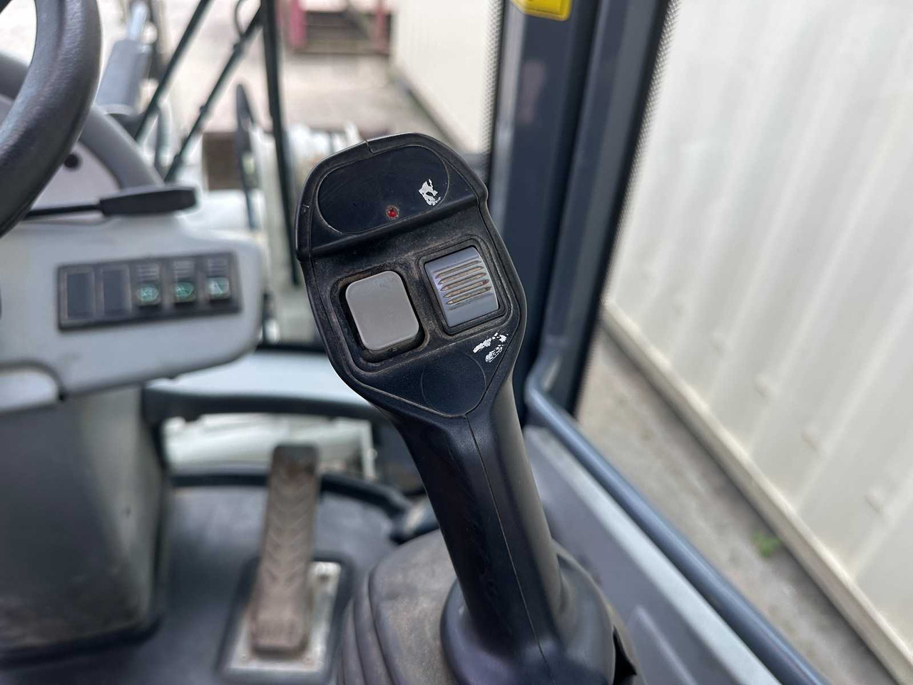 Chargeuse sur pneus Takeuchi TW9: photos 26