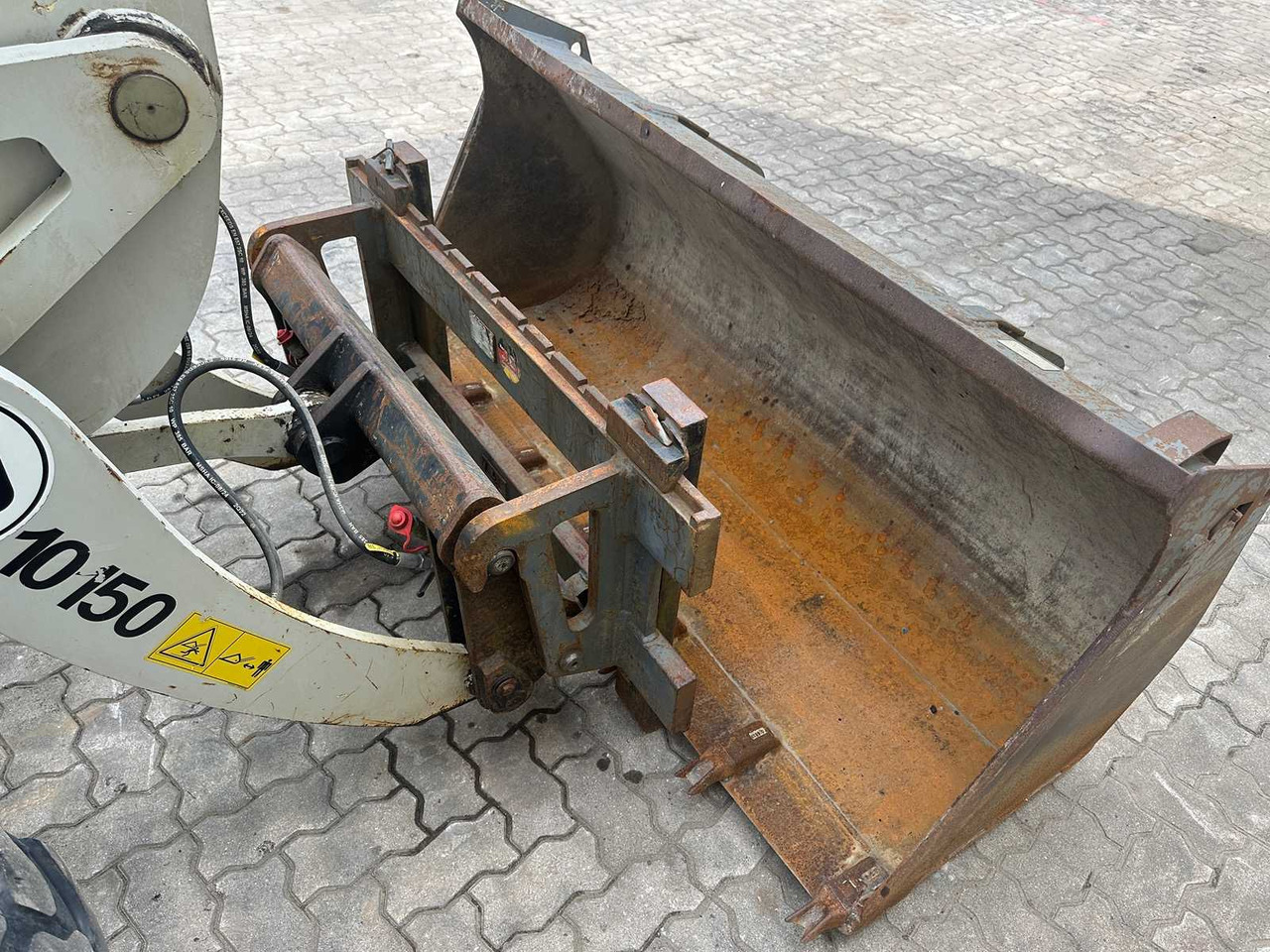 Chargeuse sur pneus Takeuchi TW9: photos 9