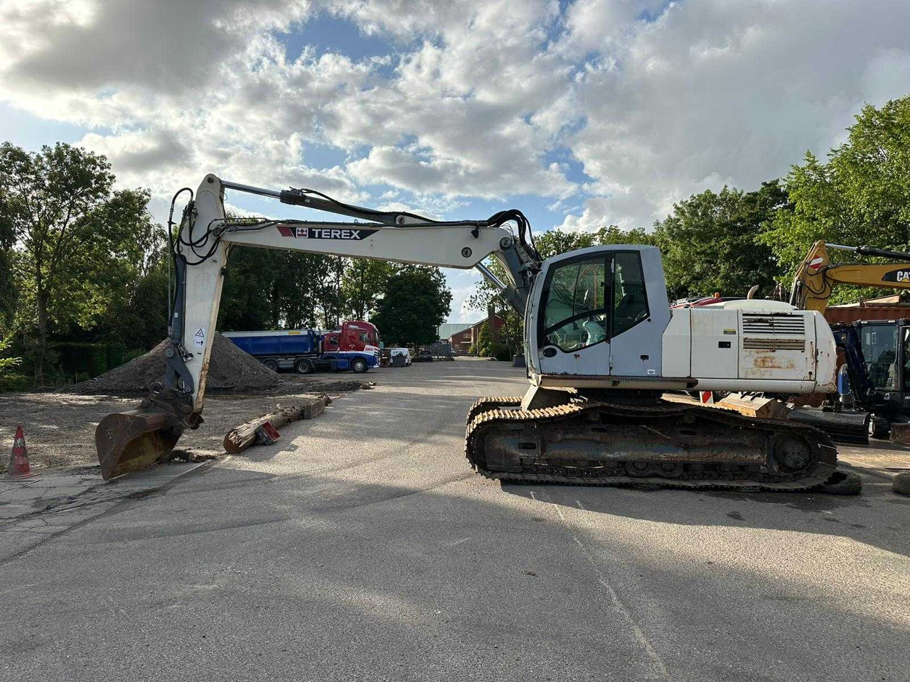 Terex TC240LC - Pelle sur chenille: photos 3 Terex TC240LC - Pelle sur chenille: photos 3