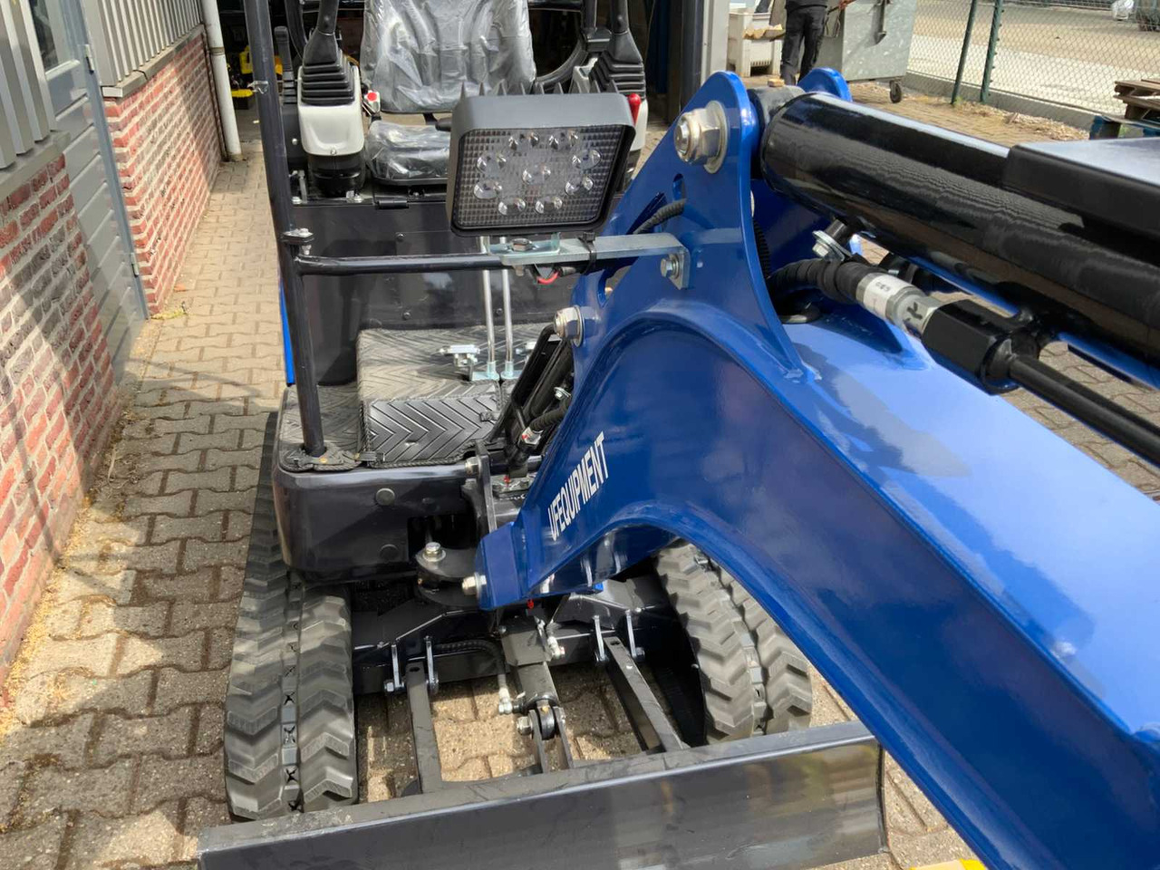 Pelle ULTRA FORCE EQUIPMENT NM-1800 KG CRAWLER EXCAVATOR DIESEL 2025 INCL. 3 BUCKETS: photos 17 Pelle ULTRA FORCE EQUIPMENT NM-1800 KG CRAWLER EXCAVATOR DIESEL 2025 INCL. 3 BUCKETS: photos 17