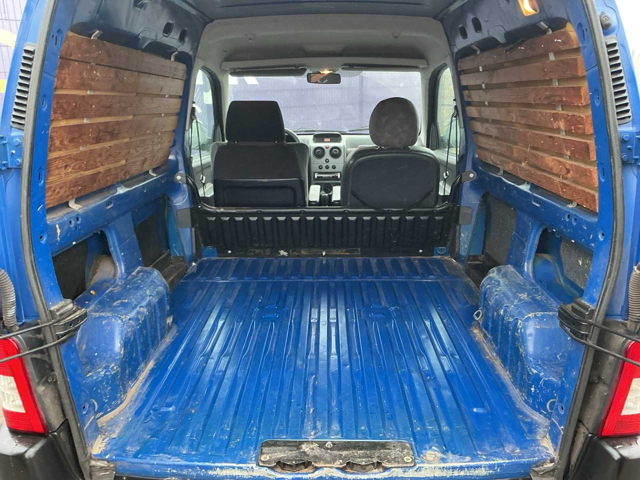 2006 - CITROEN - BERLINGO - 1.6 HDI 600 - COMMERCIAL VEHICLE - Véhicule utilitaire: photos 5 2006 - CITROEN - BERLINGO - 1.6 HDI 600 - COMMERCIAL VEHICLE - Véhicule utilitaire: photos 5