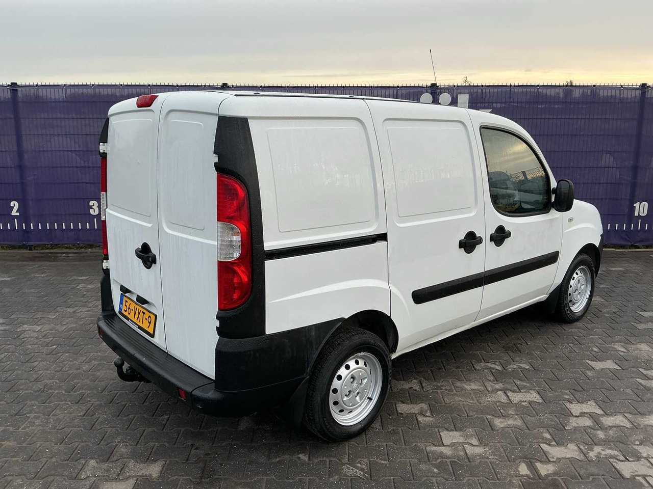 2008 - FIAT - DOBLÒ - 1.6 CNG COMFORT - COMMERCIAL VEHICLE - Véhicule utilitaire: photos 4 2008 - FIAT - DOBLÒ - 1.6 CNG COMFORT - COMMERCIAL VEHICLE - Véhicule utilitaire: photos 4
