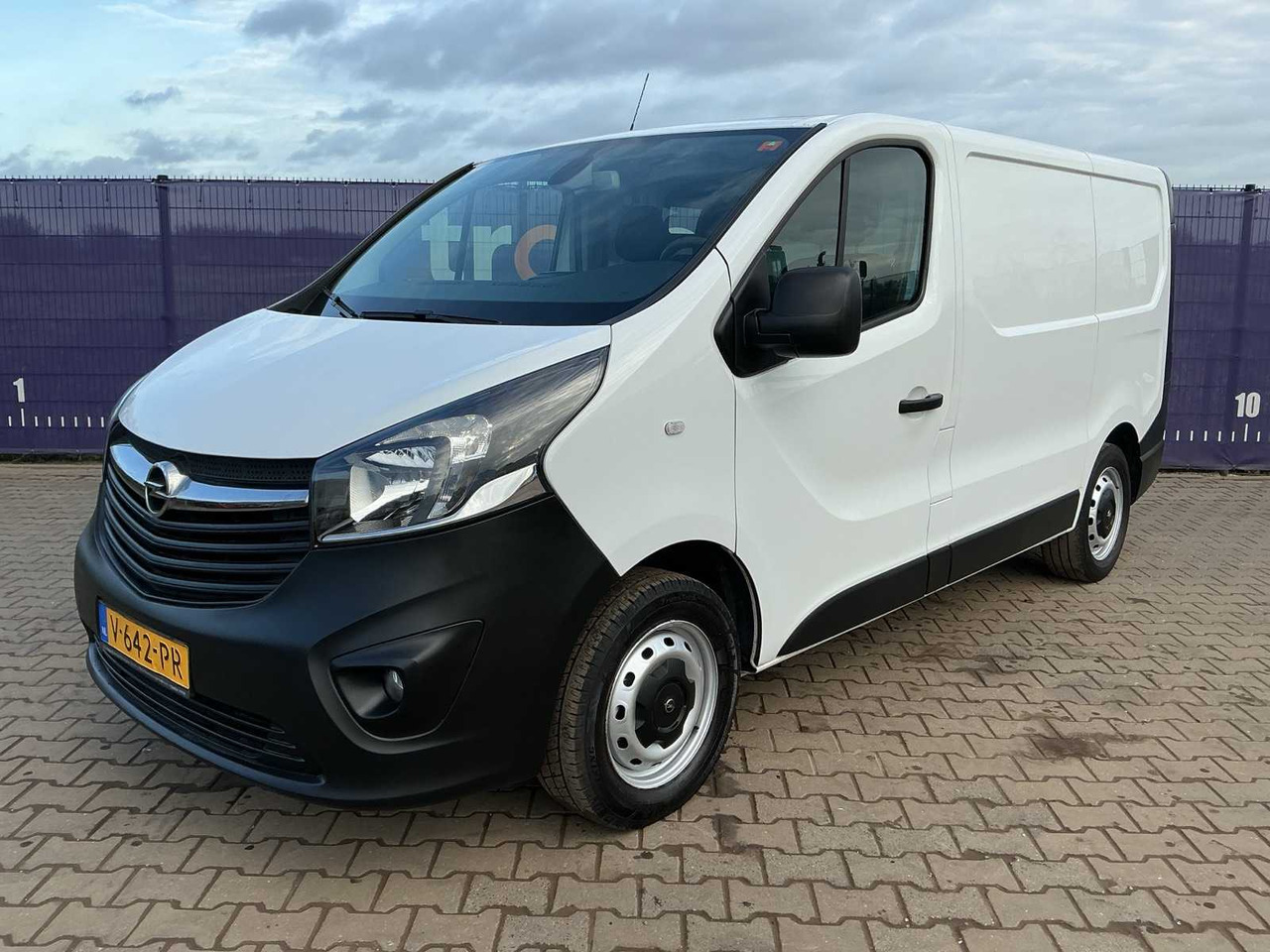 2018 - OPEL - VIVARO - 1.6 CDTI L1H1 ED. - COMMERCIAL VEHICLE - Véhicule utilitaire: photos 1 2018 - OPEL - VIVARO - 1.6 CDTI L1H1 ED. - COMMERCIAL VEHICLE - Véhicule utilitaire: photos 1
