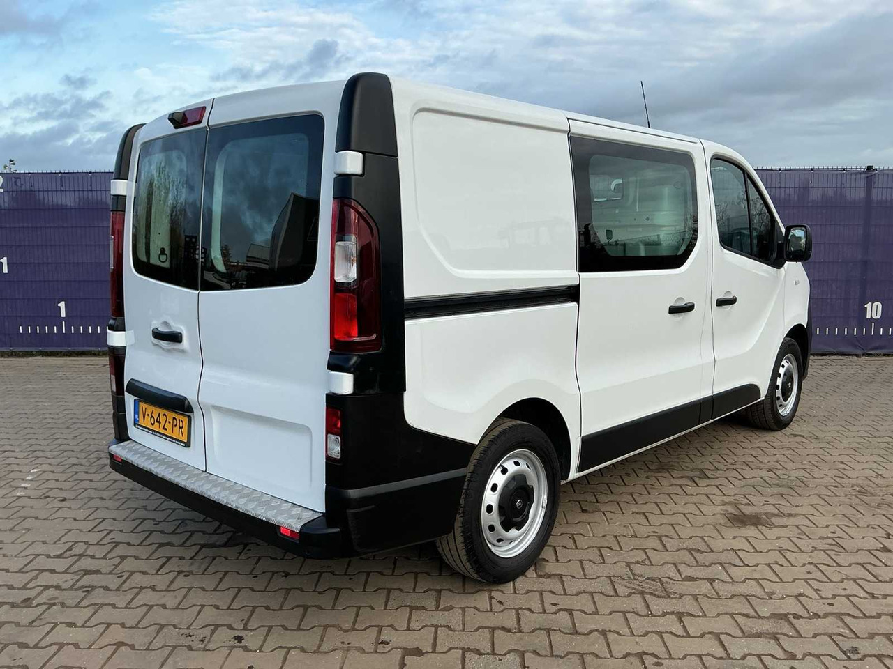 2018 - OPEL - VIVARO - 1.6 CDTI L1H1 ED. - COMMERCIAL VEHICLE - Véhicule utilitaire: photos 4 2018 - OPEL - VIVARO - 1.6 CDTI L1H1 ED. - COMMERCIAL VEHICLE - Véhicule utilitaire: photos 4