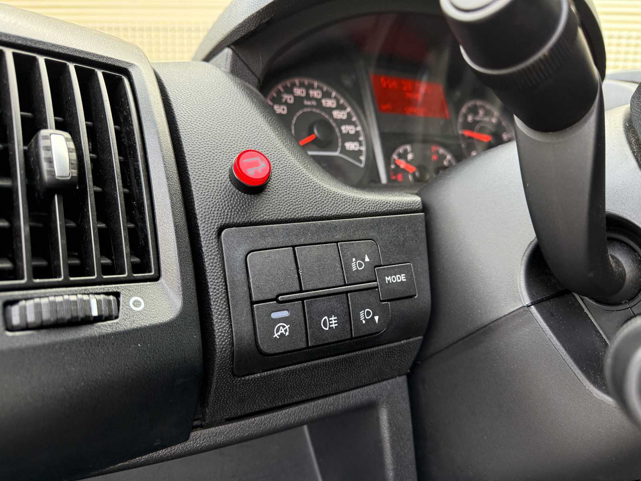 Véhicule utilitaire PEUGEOT BOXER 335 2.2 HDI L2 PRO -REFRIGERATED VEHICLE- COMMERCIAL VEHICLE: photos 13 Véhicule utilitaire PEUGEOT BOXER 335 2.2 HDI L2 PRO -REFRIGERATED VEHICLE- COMMERCIAL VEHICLE: photos 13