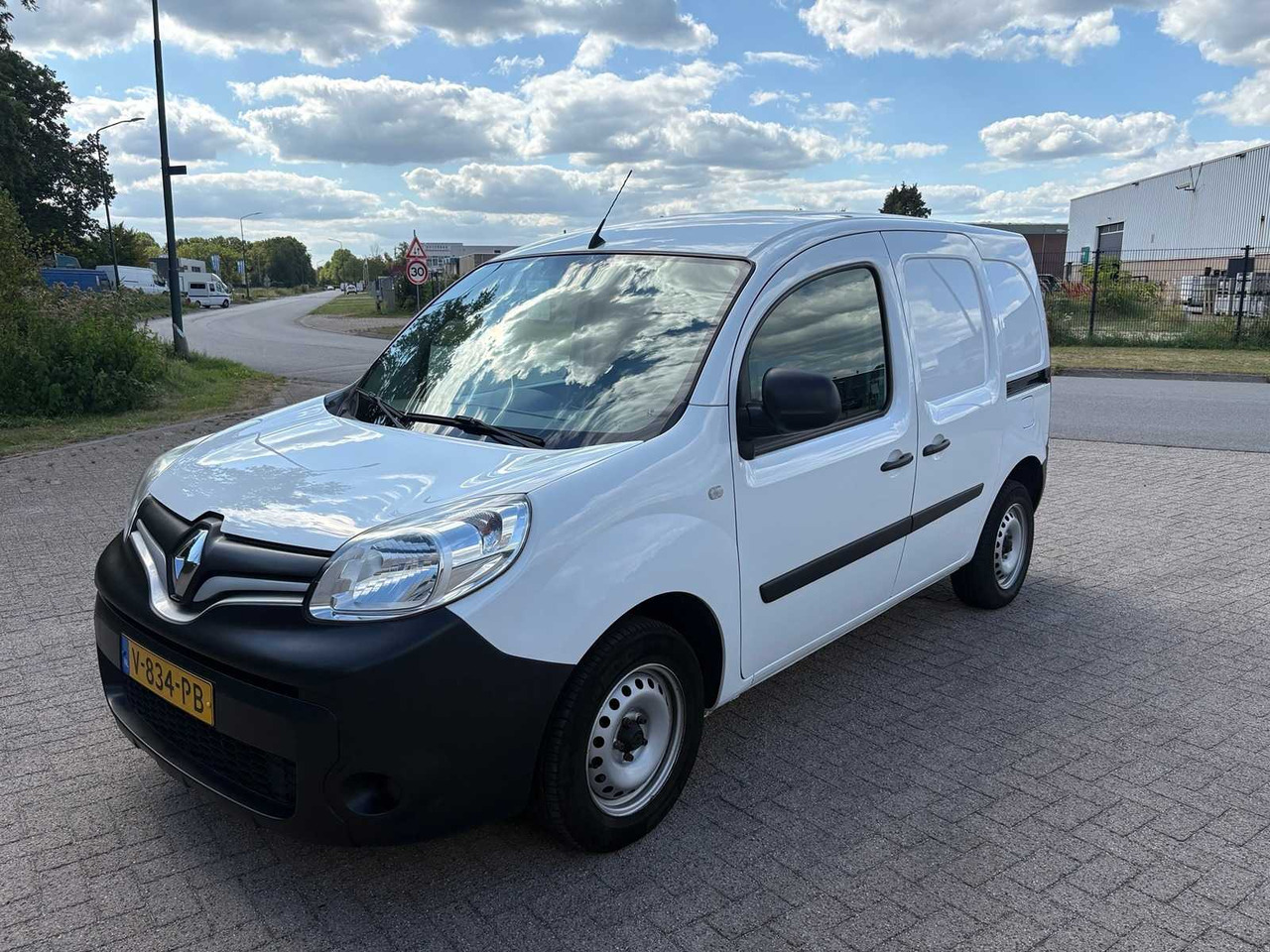 RENAULT - KANGOO - 1.5 DCI 90 COMFORT - V-834-PB - Véhicule utilitaire: photos 1 RENAULT - KANGOO - 1.5 DCI 90 COMFORT - V-834-PB - Véhicule utilitaire: photos 1