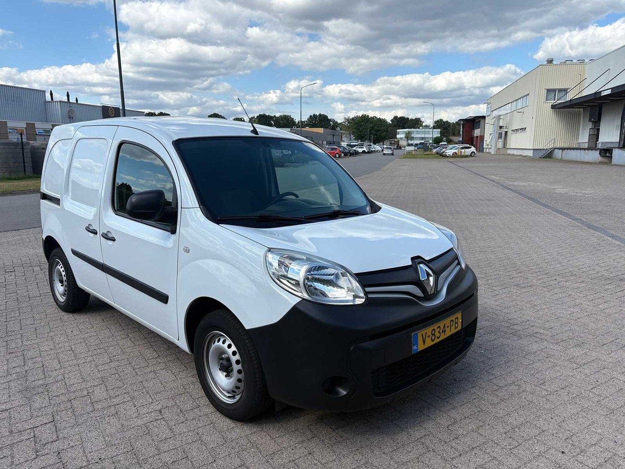 RENAULT - KANGOO - 1.5 DCI 90 COMFORT - V-834-PB - Véhicule utilitaire: photos 2 RENAULT - KANGOO - 1.5 DCI 90 COMFORT - V-834-PB - Véhicule utilitaire: photos 2