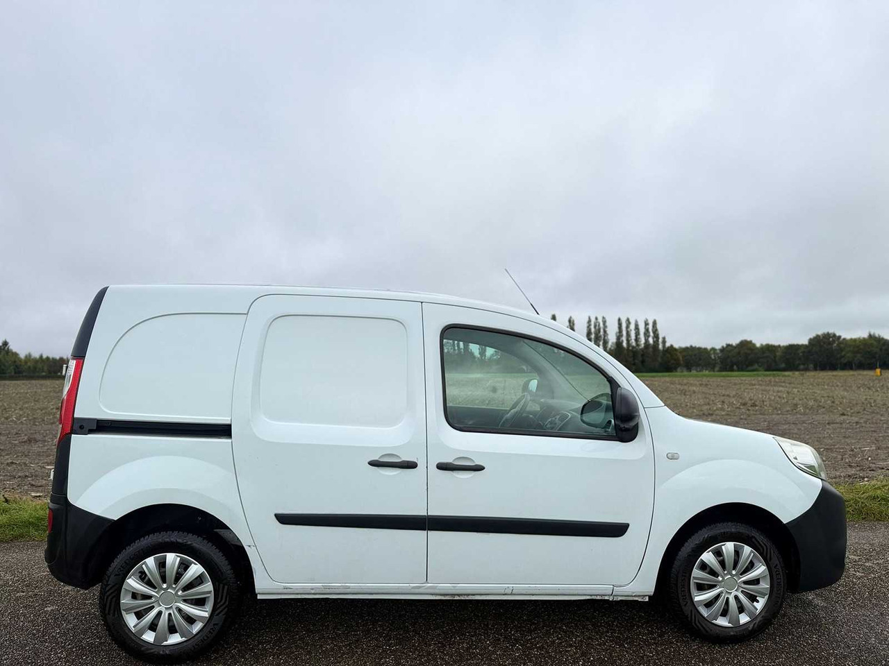 RENAULT - KANGOO EXPRESS - 1.5 DCI 90 EXBL.ES&S - VH-160-H - Véhicule utilitaire: photos 4 RENAULT - KANGOO EXPRESS - 1.5 DCI 90 EXBL.ES&S - VH-160-H - Véhicule utilitaire: photos 4