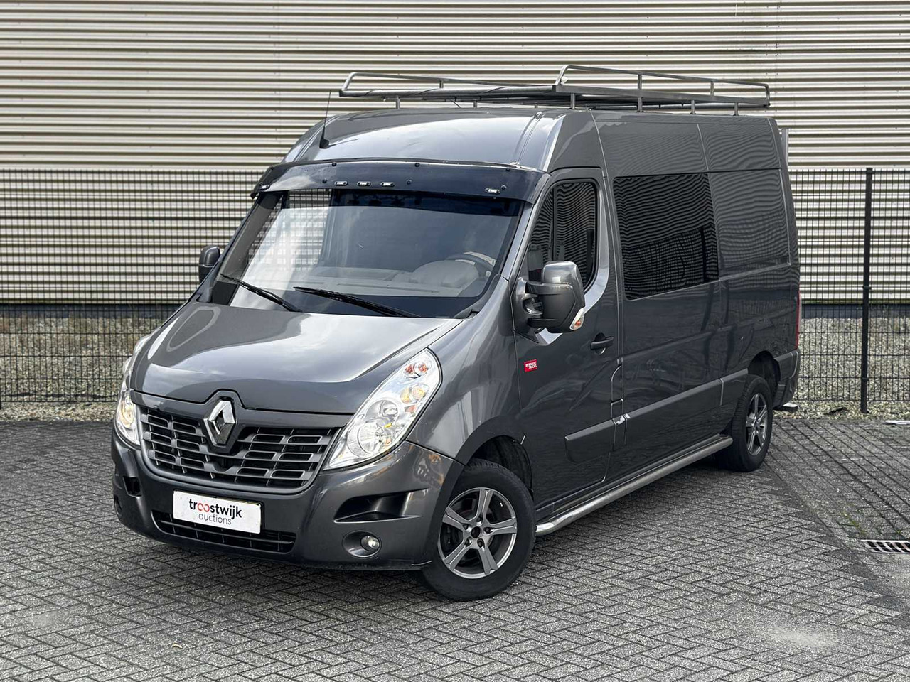 RENAULT MASTER T35 2.3 DCI STOP & START 7-SEATER 170HP 2017, V-716-BN COMMERCIAL VEHICLE - Véhicule utilitaire: photos 3 RENAULT MASTER T35 2.3 DCI STOP & START 7-SEATER 170HP 2017, V-716-BN COMMERCIAL VEHICLE - Véhicule utilitaire: photos 3