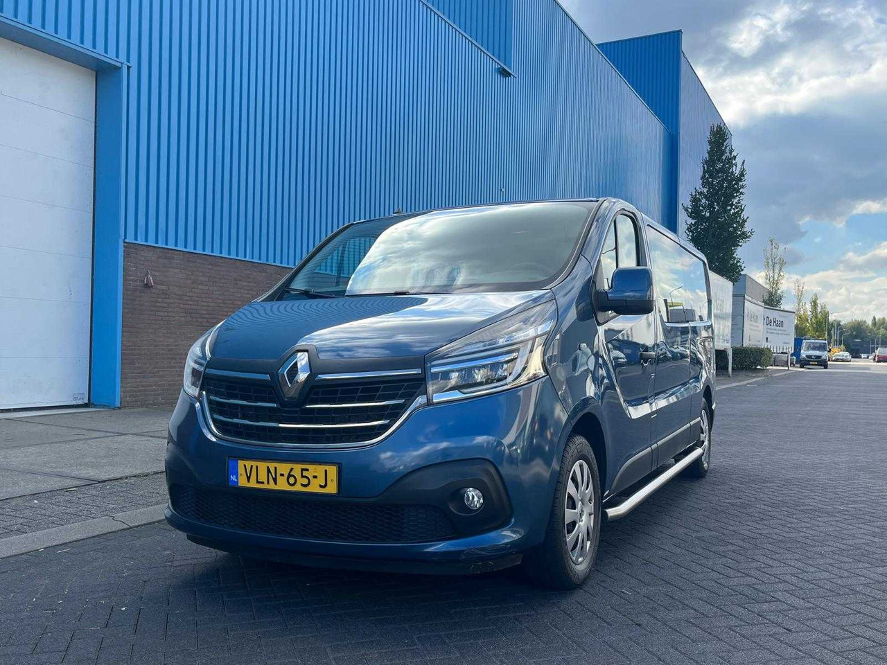 RENAULT TRAFIC 2.0 DCI 120 T29 L2H1 DOUBLE CABIN 6-PERS WORK EDITION | EURO 6 | VANS | VLN-65-J - Véhicule utilitaire: photos 2 RENAULT TRAFIC 2.0 DCI 120 T29 L2H1 DOUBLE CABIN 6-PERS WORK EDITION | EURO 6 | VANS | VLN-65-J - Véhicule utilitaire: photos 2