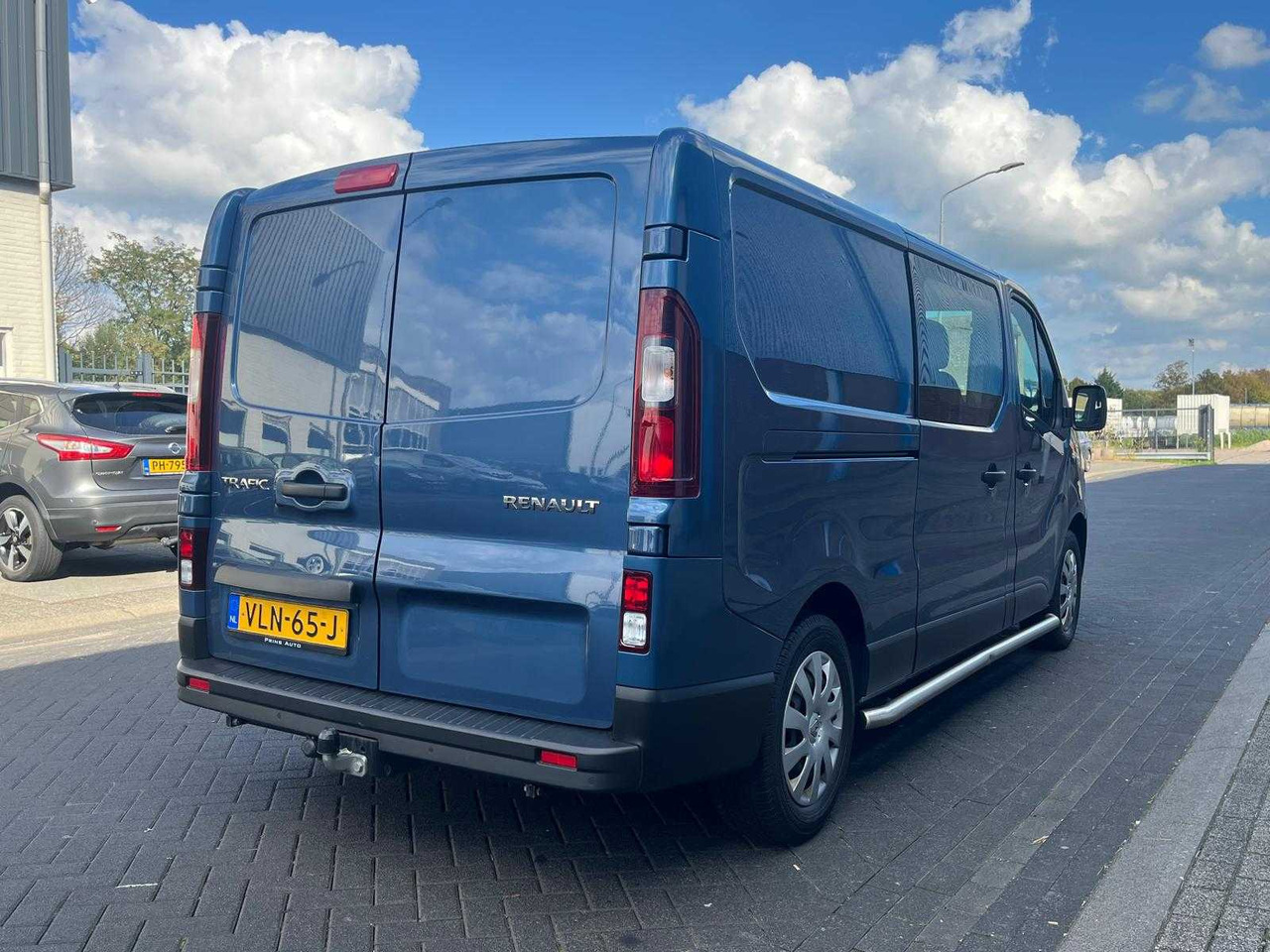 RENAULT TRAFIC 2.0 DCI 120 T29 L2H1 DOUBLE CABIN 6-PERS WORK EDITION | EURO 6 | VANS | VLN-65-J - Véhicule utilitaire: photos 5 RENAULT TRAFIC 2.0 DCI 120 T29 L2H1 DOUBLE CABIN 6-PERS WORK EDITION | EURO 6 | VANS | VLN-65-J - Véhicule utilitaire: photos 5